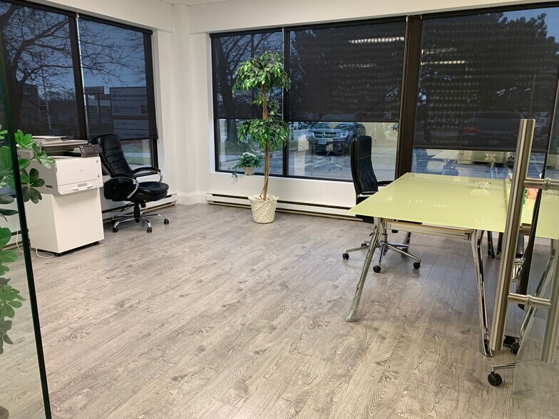 More Photos Of 465 Morden Rd, Oakville Medical For Lease