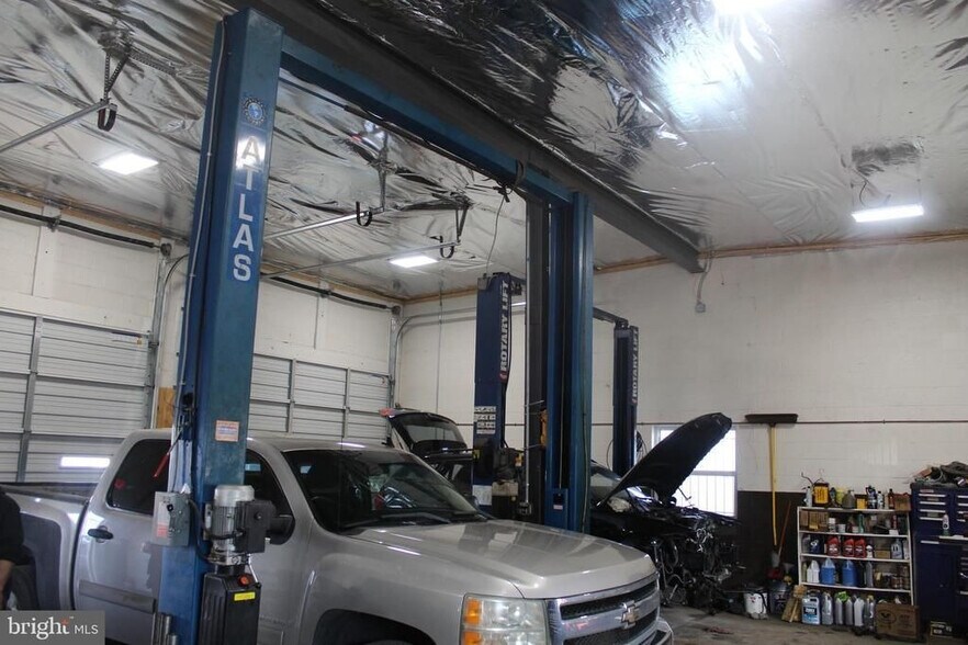 More Photos Of 706 N East St, Frederick Auto Repair For Lease