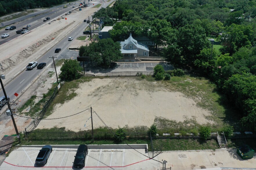 More Photos Of 11930 Interstate 35 hwy, Austin Land For Lease