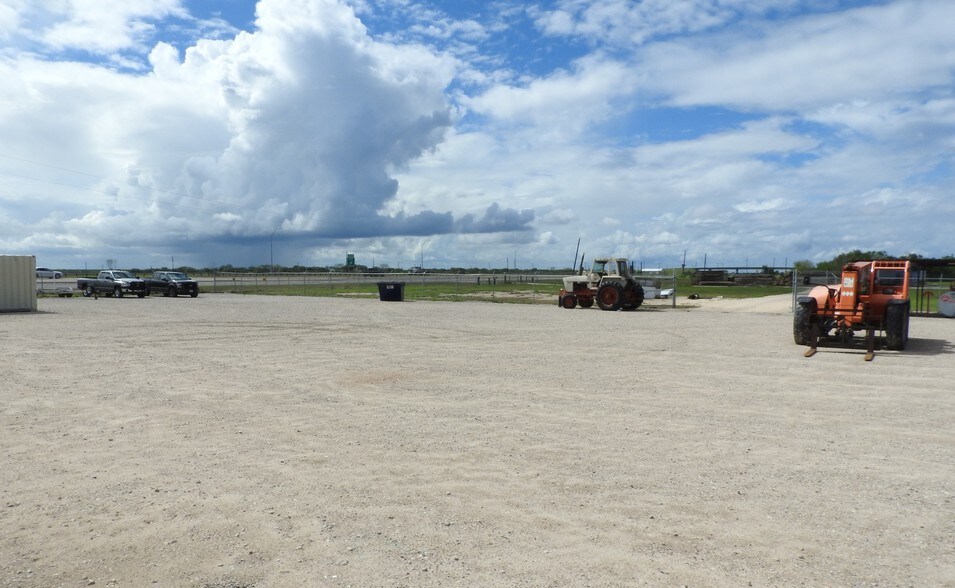 More Photos Of 4136 Interstate Highway 37, Odem Truck Terminal For Lease