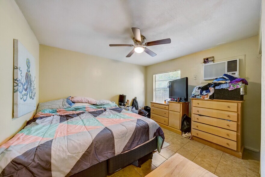 More Photos Of 3017 49th St S, Gulfport Apartments For Sale