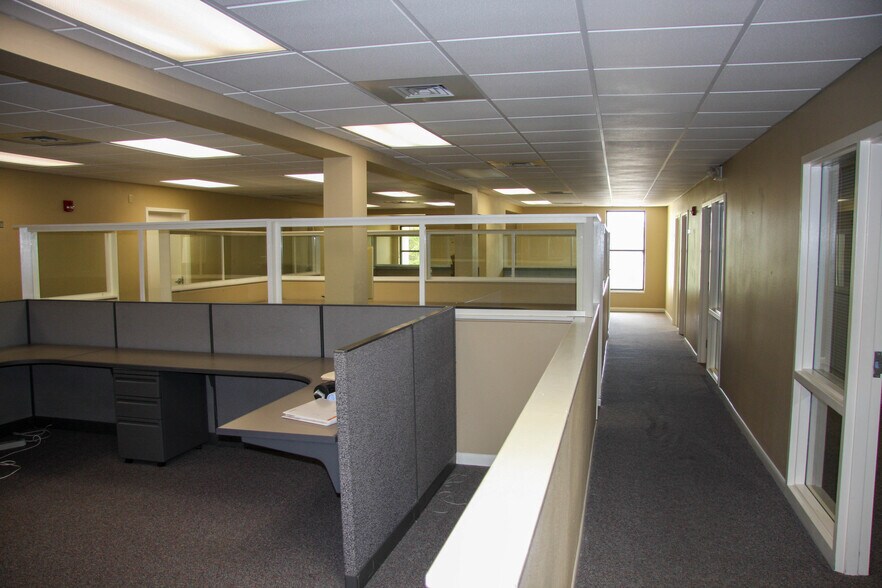 More Photos Of 1301 Government St, Pensacola Flex For Sale