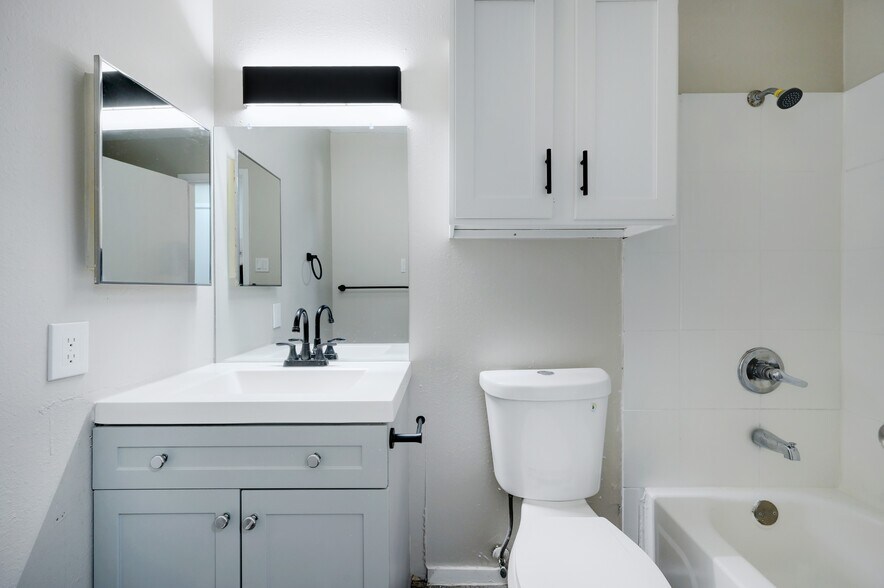 More Photos Of 483 Laurel Ln, New Braunfels Apartments For Sale