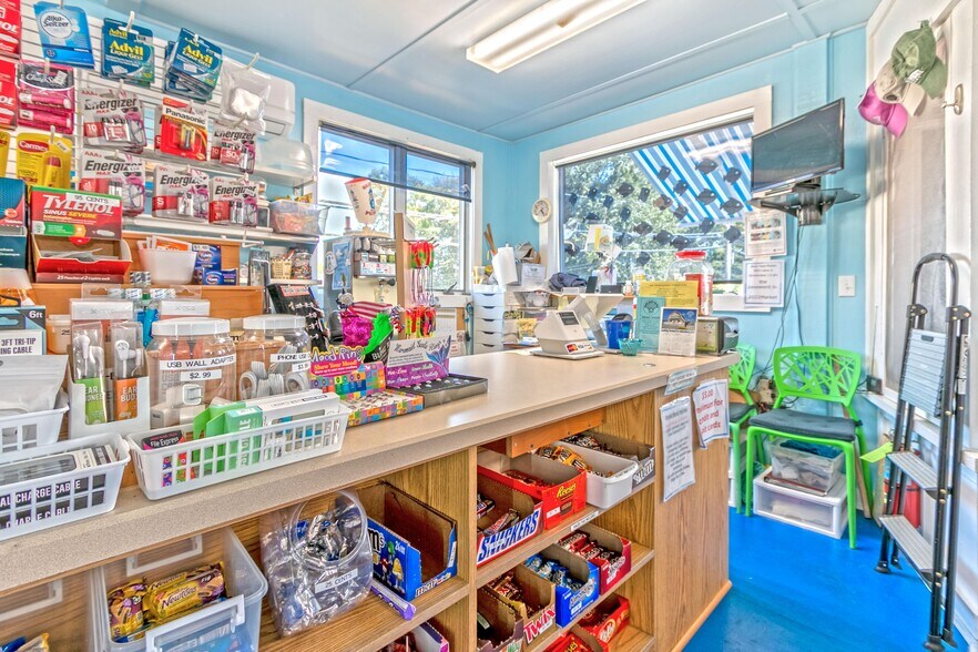 More Photos Of 35 Nehantic Dr, Niantic Storefront Retail Residential For Sale