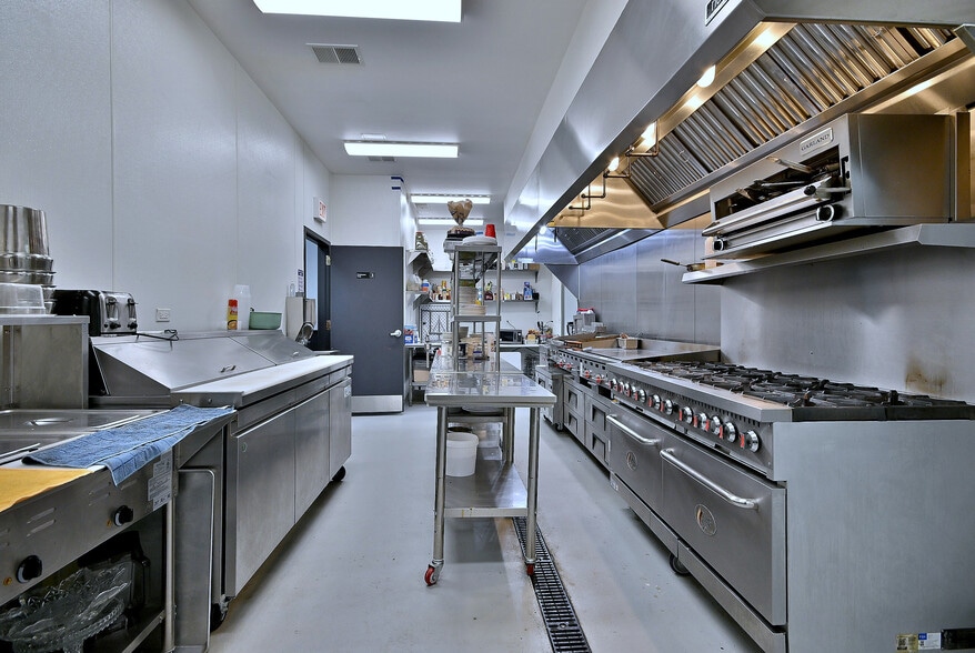 More Photos Of 5319 W Belmont Ave, Chicago General Retail For Sale