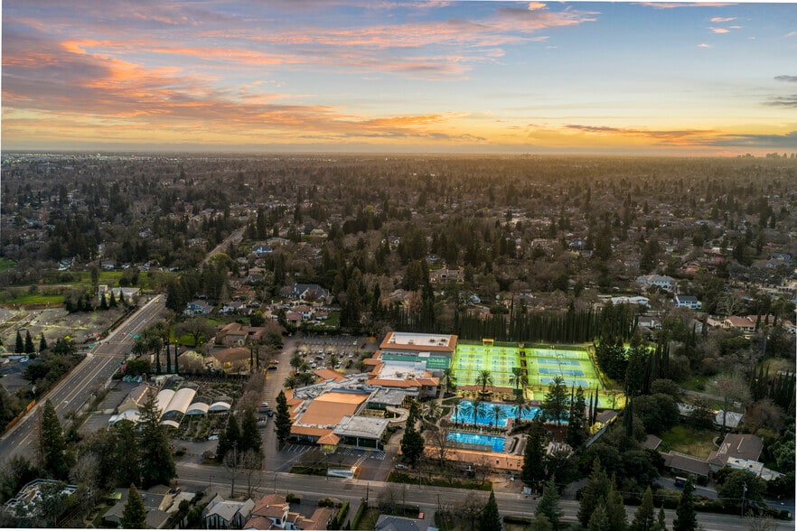 More Photos Of 1210 Arden Hills Ln, Sacramento Specialty For Sale