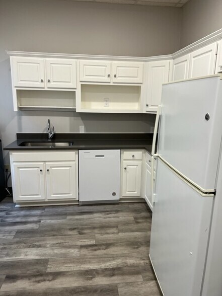 More Photos Of 3800 Mansell Rd, Alpharetta Loft Creative Space For Lease