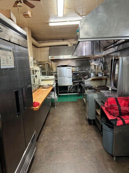 More Photos Of 2764 Gottingen St, Halifax Restaurant For Lease