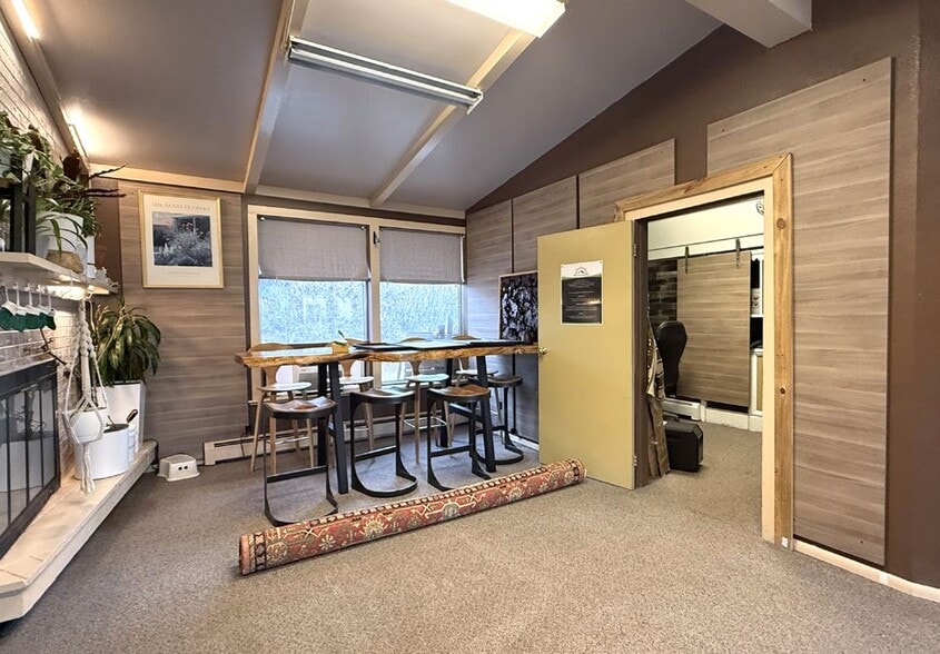 More Photos Of 7895 Morrison Rd, Lakewood General Retail For Sale