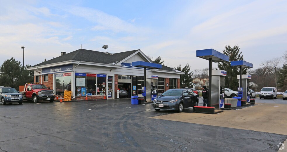 Primary Photo Of 121 W Schaumburg Rd, Schaumburg Service Station For Sale