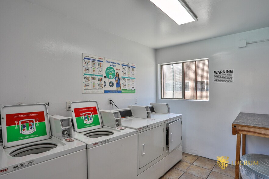 More Photos Of 20951 Roscoe Blvd, Canoga Park Apartments For Sale