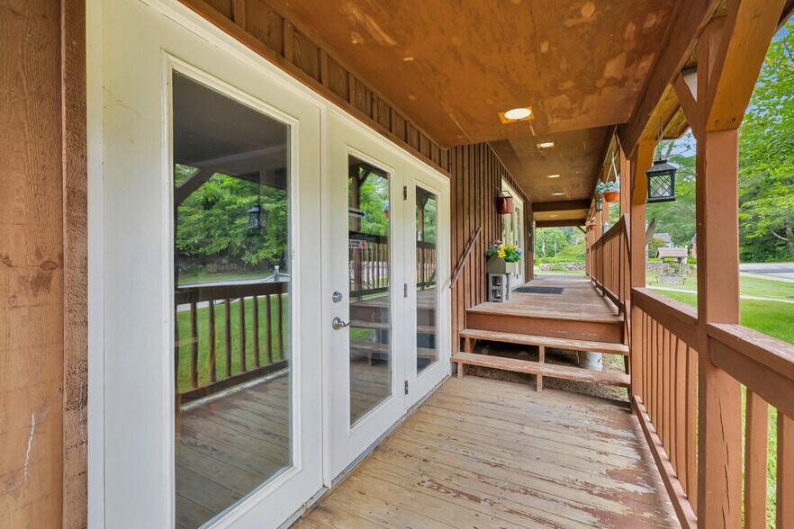 More Photos Of 678 Colonel Ledyard Hwy, Ledyard Storefront Retail Residential For Sale