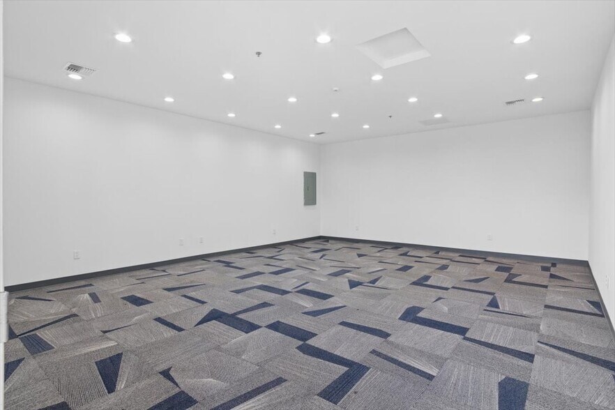 More Photos Of 11185 Roswell Ave, Pomona Warehouse For Lease