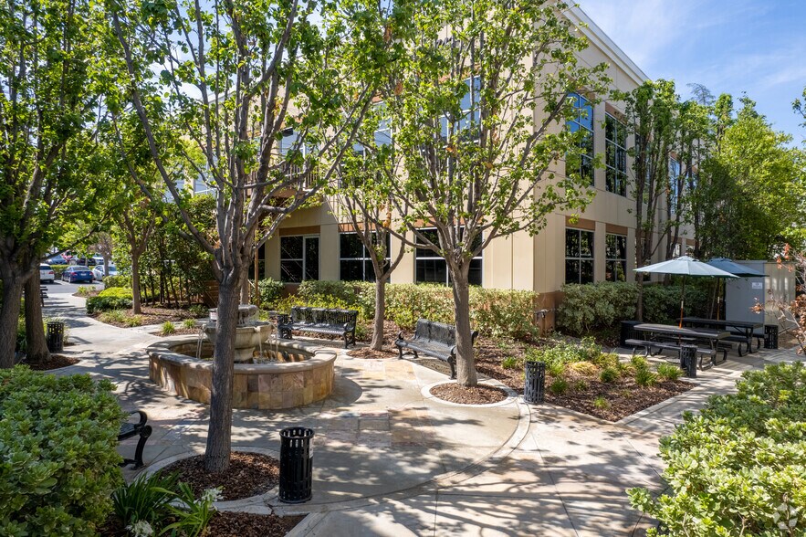 More Photos Of 27433 Tourney Rd, Valencia Loft Creative Space For Lease