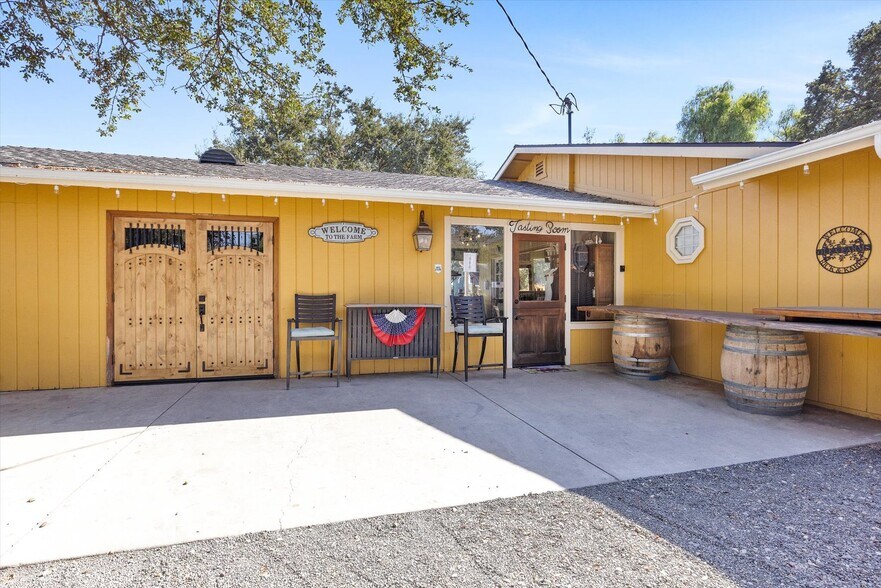 More Photos Of 2985 Templeton Rd, Templeton Winery Vineyard For Sale