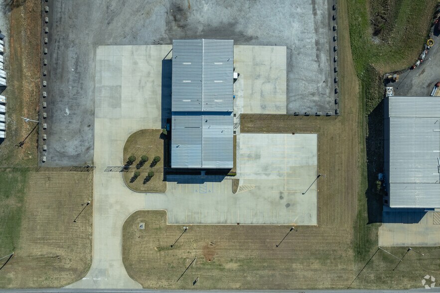 More Photos Of 3085 Highway 101 S, Greer Light Distribution For Lease