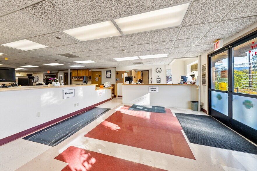 More Photos Of 700 NW Dimmick St, Grants Pass Specialty For Sale