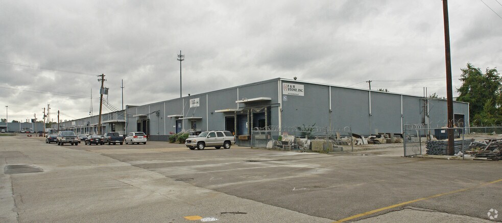 More Photos Of 177-235 Cumberland St, Memphis Distribution For Lease