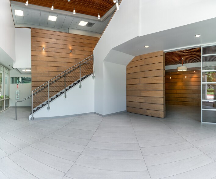 More Photos Of 2105 Rutherford Rd, Carlsbad Research And Development For Lease