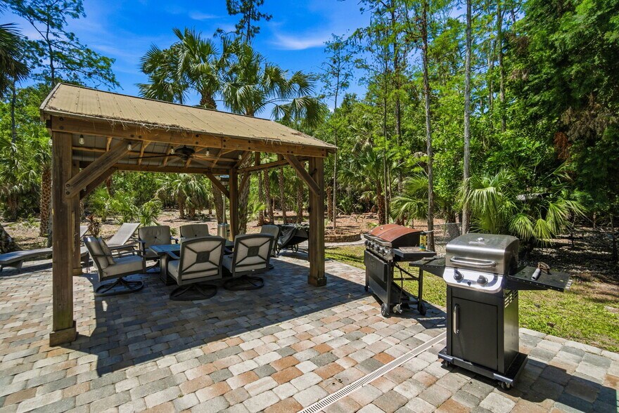 More Photos Of 4120 3rd Ave NW, Naples Apartments For Sale
