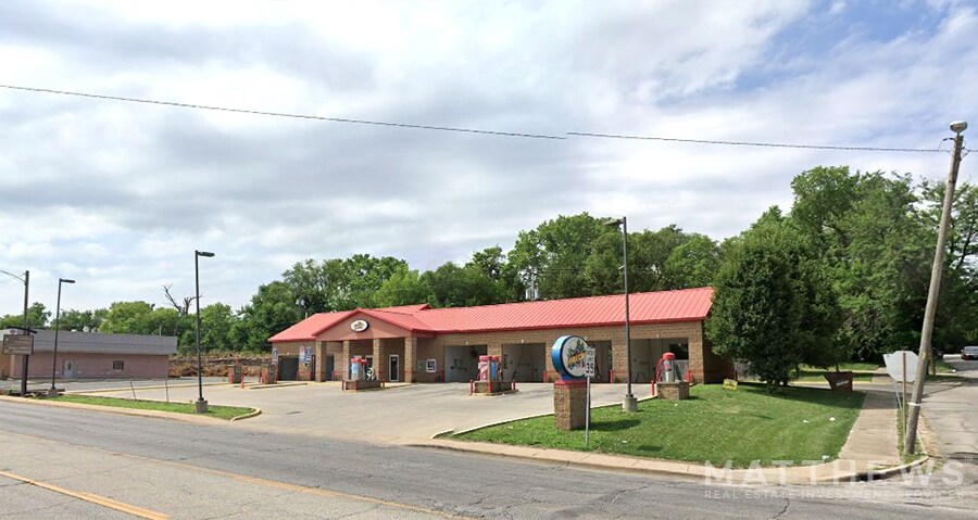 More Photos Of 1004 W Eldorado St, Decatur Carwash For Sale