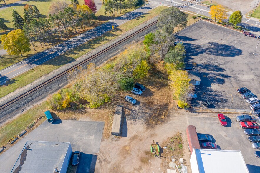More Photos Of 5213 W Broadway Ave, Minneapolis Auto Dealership For Lease