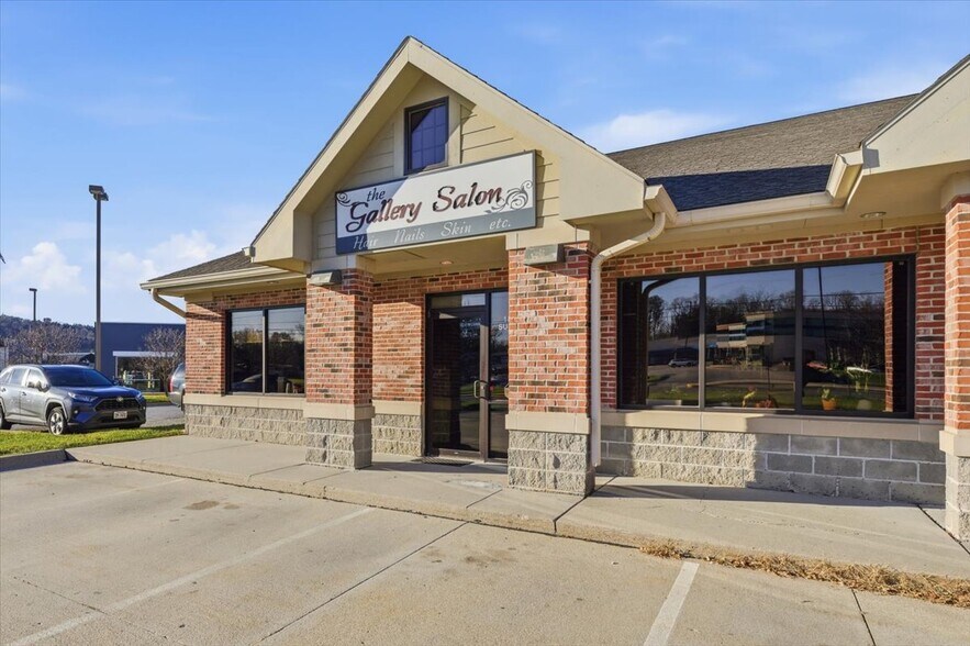 More Photos Of 1860 Madison Ave, Council Bluffs Office For Sale