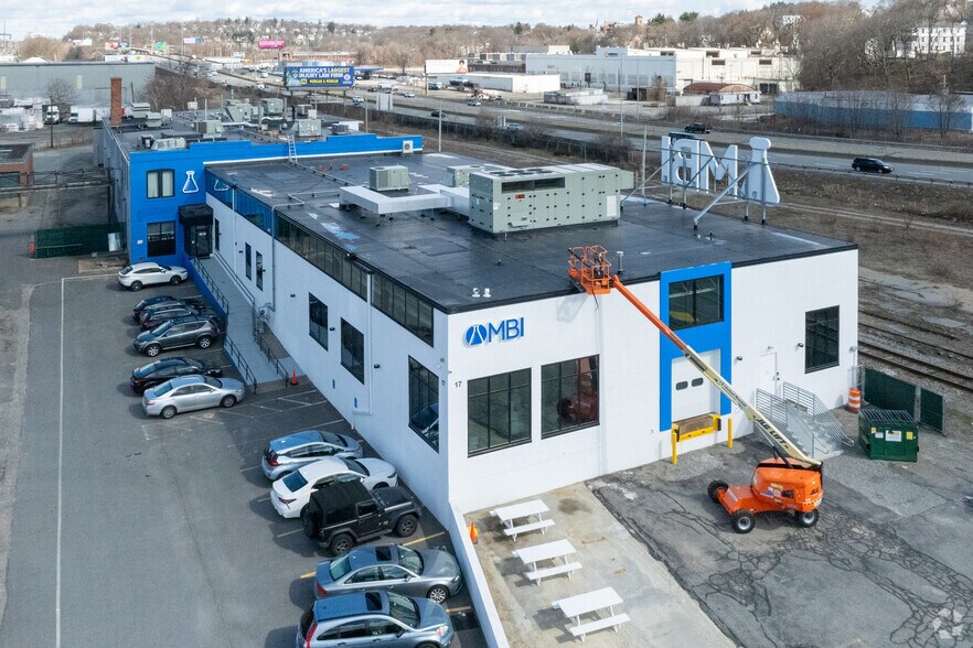 More Photos Of 17 Briden St, Worcester Manufacturing For Lease