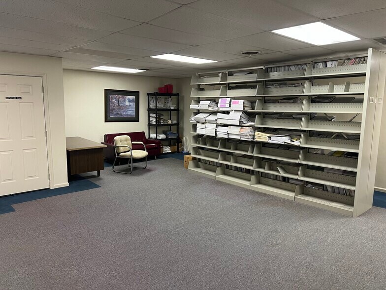 More Photos Of 125 Watson St, Danville Office For Sale