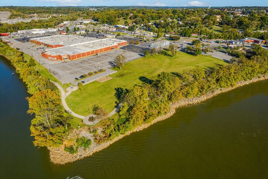 More Photos Of N Riverside Drive, Clarksville Land For Sale