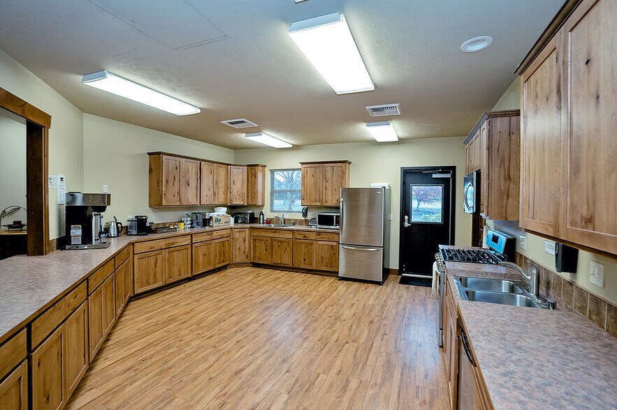 More Photos Of 6701 N Idaho Rd, Newman Lake Lodge Meeting Hall For Sale