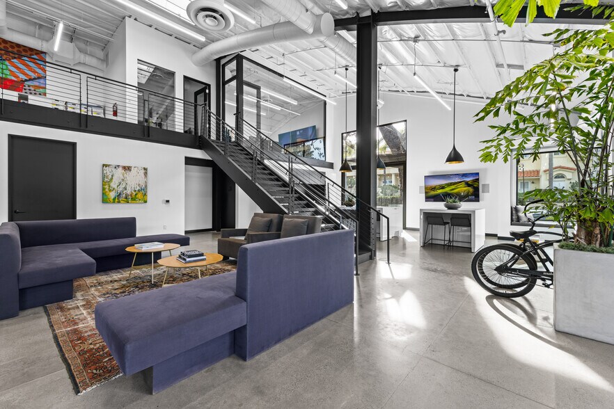 More Photos Of 236 S Sierra Ave, Solana Beach Loft Creative Space For Sale