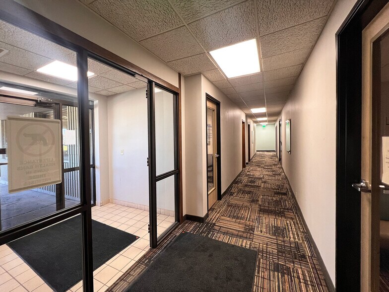 More Photos Of 6800 78th Ave N, Brooklyn Park Office For Lease