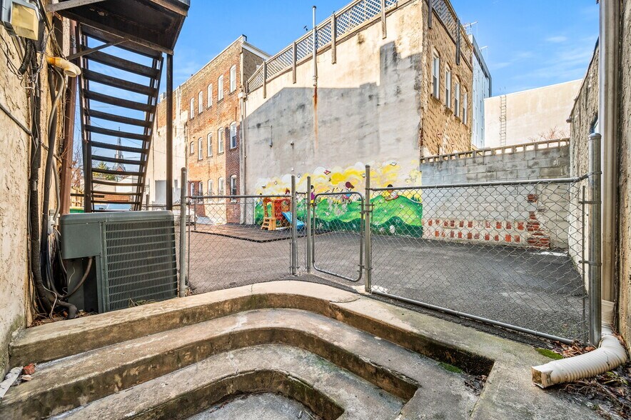 More Photos Of , Philadelphia Unknown For Sale