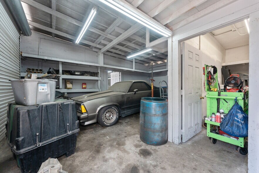 More Photos Of 1814 S Parsons Ave, Seffner Auto Dealership For Sale