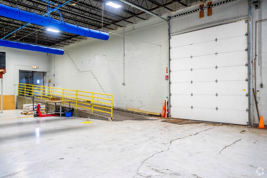 More Photos Of 612-616 Dwight St, Springfield Warehouse For Lease