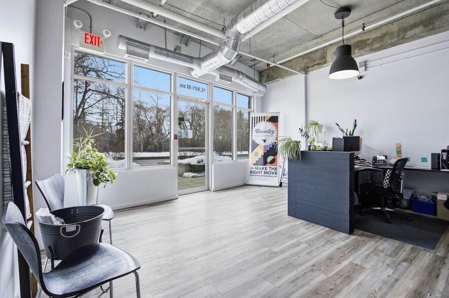 More Photos Of 9411 98 Av NW, Edmonton Office For Sale