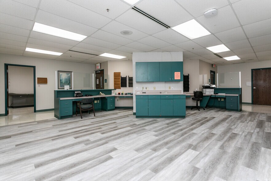 More Photos Of 1 Professional Dr, Alton Medical For Sale