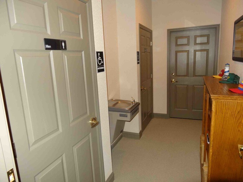 More Photos Of 3565 Cardinal Point Dr, Jacksonville Office For Lease