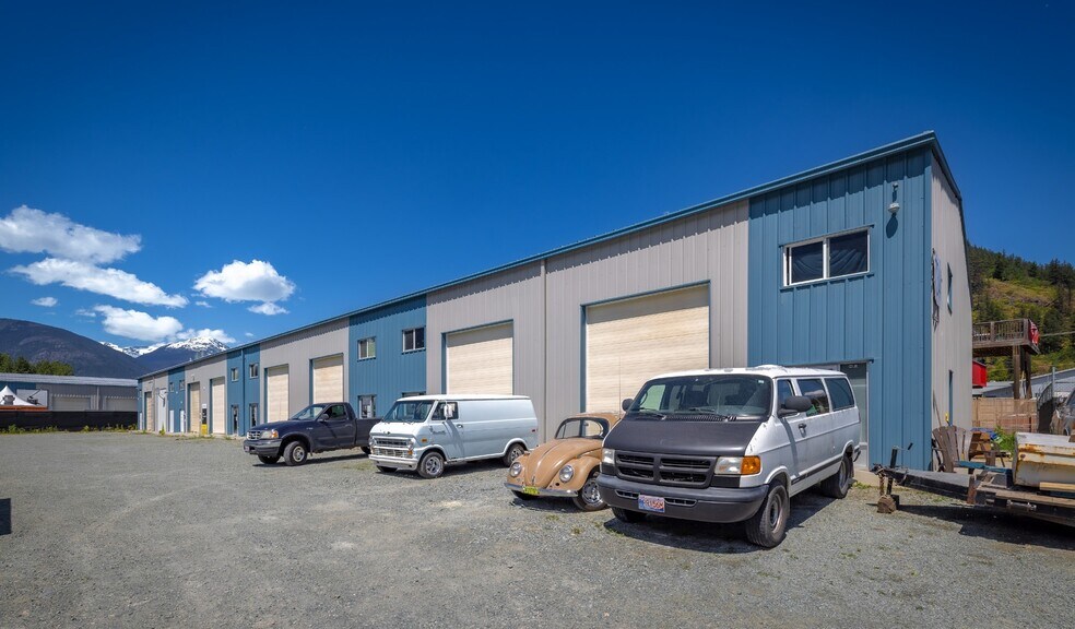More Photos Of 7341 Industrial Way, Pemberton Distribution For Lease