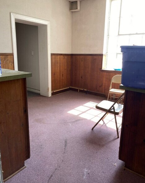 More Photos Of 103 E Harrison St, Reidsville Office For Sale