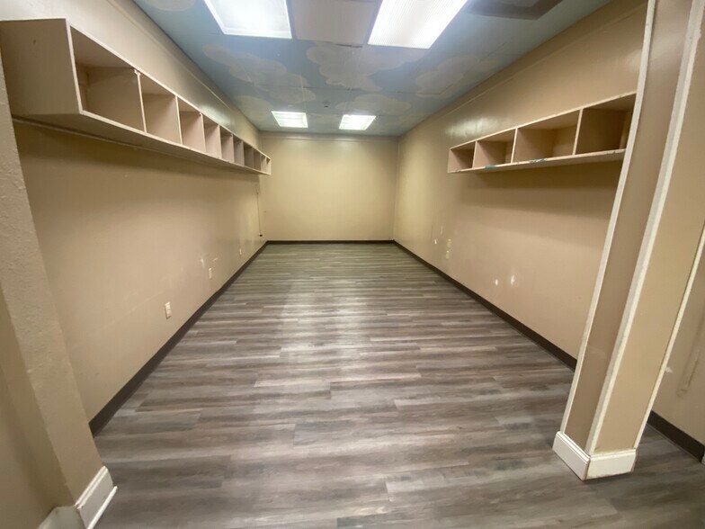 More Photos Of 111 W 5th St, Tyler Loft Creative Space For Sale