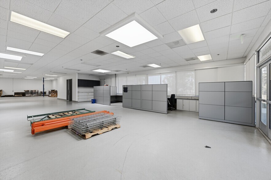 More Photos Of 9170-9190 Camino Santa Fe, San Diego Light Manufacturing For Sale