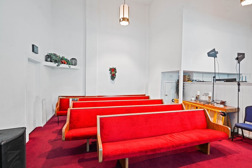 More Photos Of 2703 California St, Berkeley Religious Facility For Sale