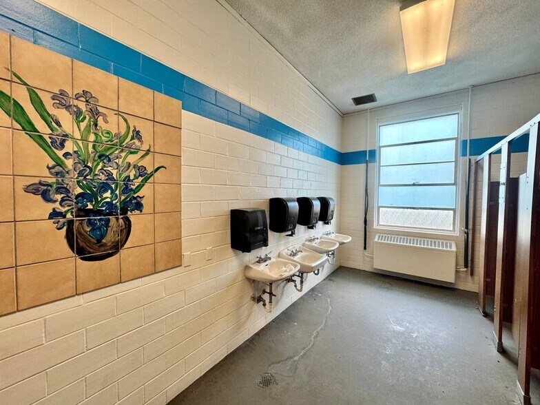 More Photos Of 111 W College Ave, Shelbina Schools For Sale
