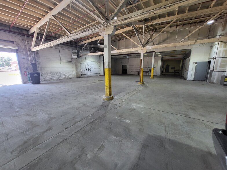More Photos Of 200 Lameuse St, Biloxi Warehouse For Lease