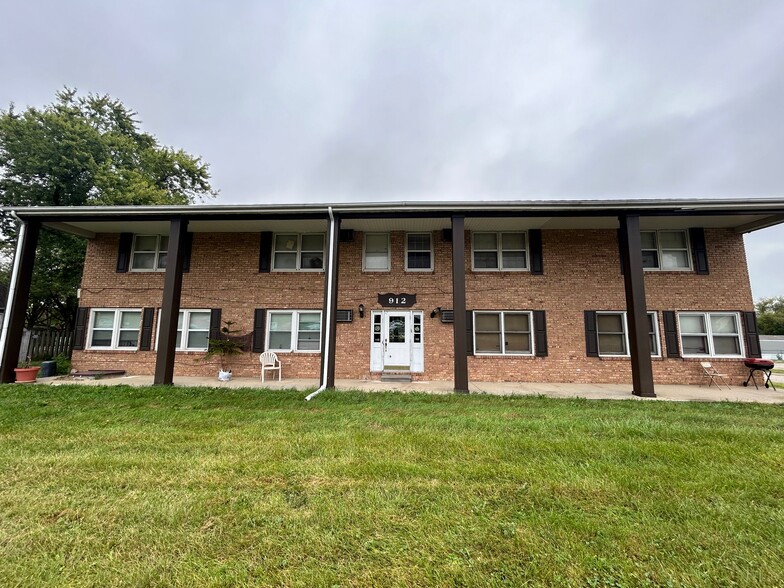 Primary Photo Of 912 N State Rd, Davison Apartments For Sale