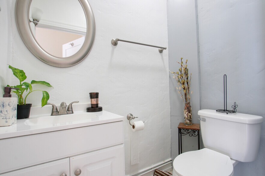 More Photos Of 2364-2370 Lime Ave, Long Beach Multifamily For Sale