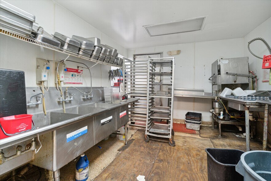 More Photos Of 115 NW 1st St, Trenton Restaurant For Sale