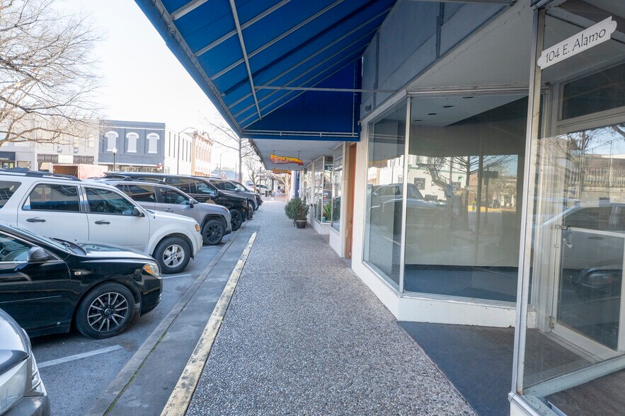 More Photos Of 104 E Alamo St, Brenham Storefront Retail Residential For Sale
